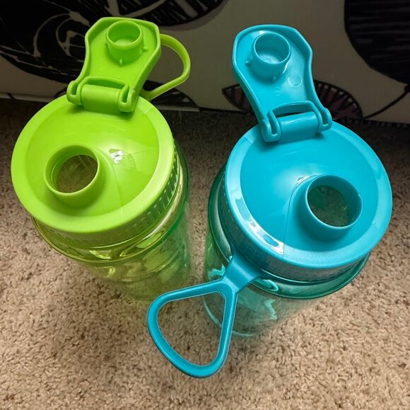 Water bottle bundle - Picture 2 of 3